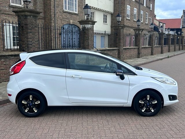 Ford Fiesta 2016 1.0T Ecoboost Zetec White Edition Hatchback 3 DK16XSA White #3
