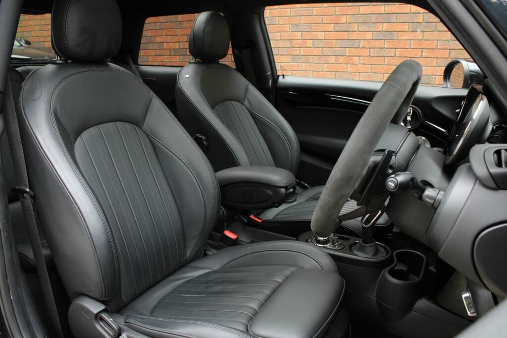 Mini Hatch 2.0 John Cooper Works Steptronic Euro 6 Ss RE72AZR Black #4
