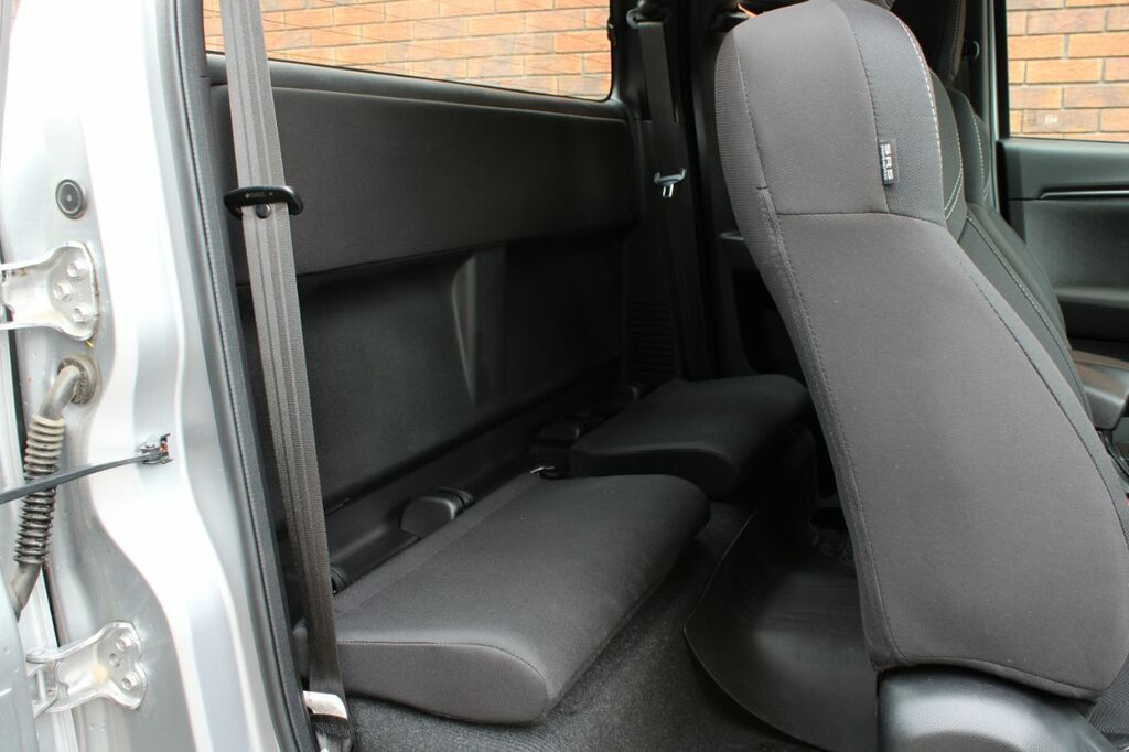 Isuzu D-Max 1.9 Dl40 Double Cab 4X4 Red #10
