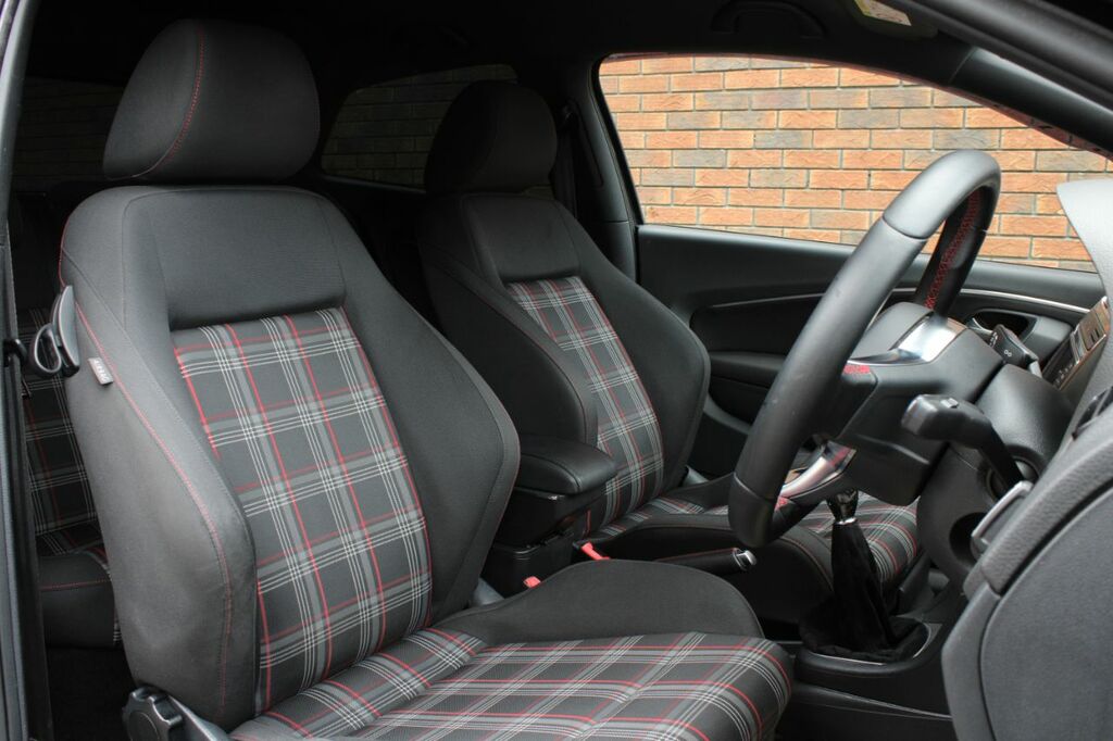 Volkswagen Polo 1.8 Tsi Bluemotion Tech Gti Euro 6 Ss Black #4