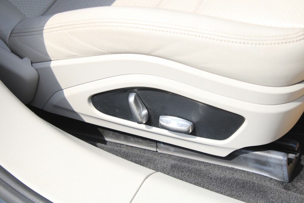 Porsche Panamera 4 E-hybrid  #33