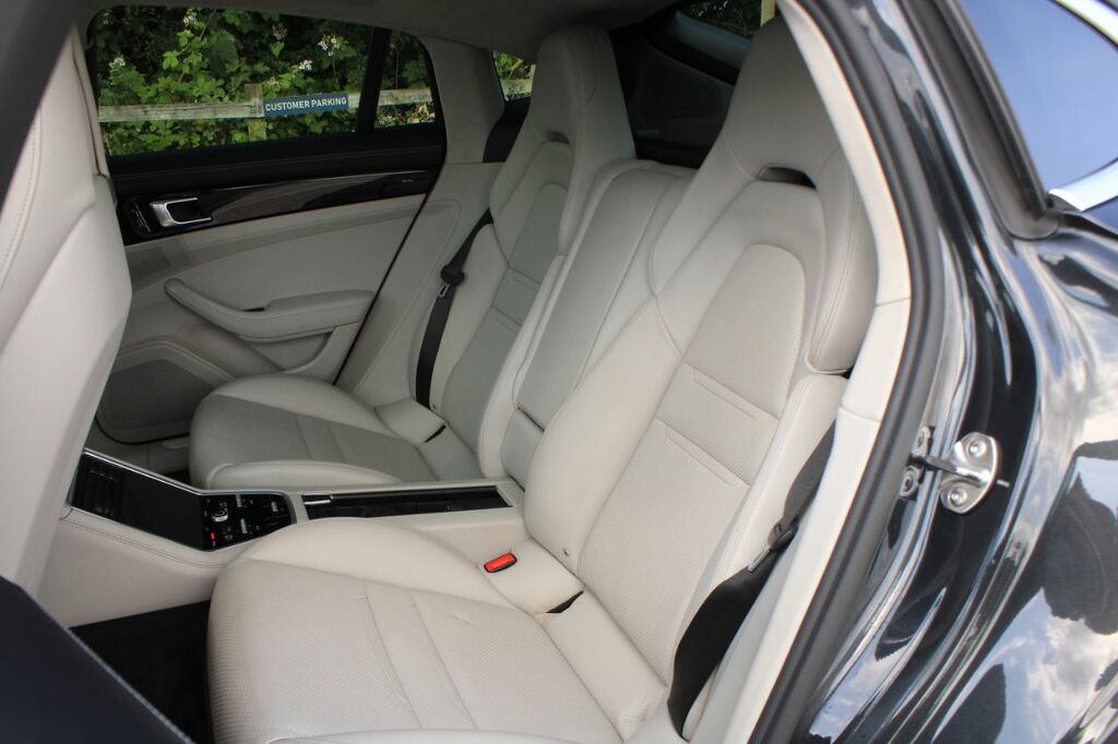 Porsche Panamera 4 E-hybrid  #24