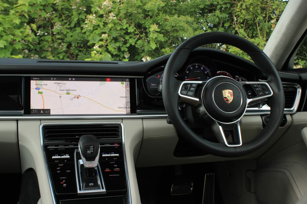Porsche Panamera 4 E-hybrid  #10