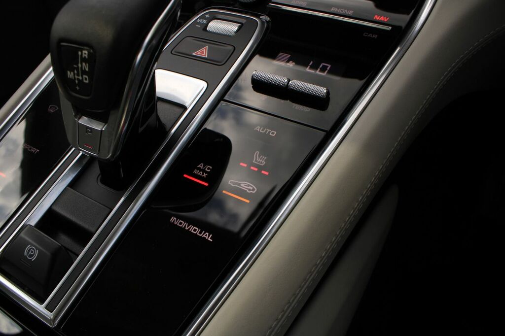 Porsche Panamera 4 E-hybrid  #35