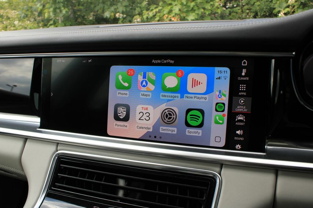 Porsche Panamera 4 E-hybrid  #8