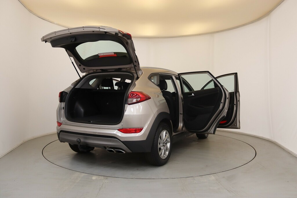 Hyundai Tucson 1.6L Se White #20