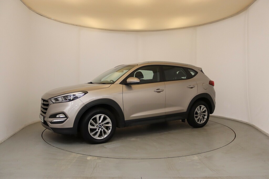 Hyundai Tucson 1.6L Se White #4