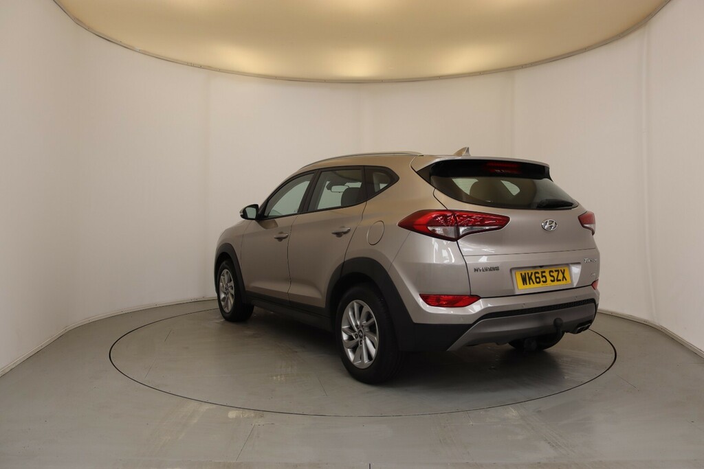 Hyundai Tucson 1.6L Se White #7