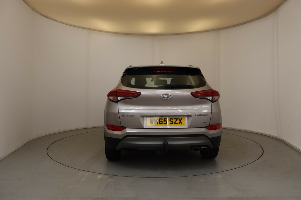 Hyundai Tucson 1.6L Se White #8