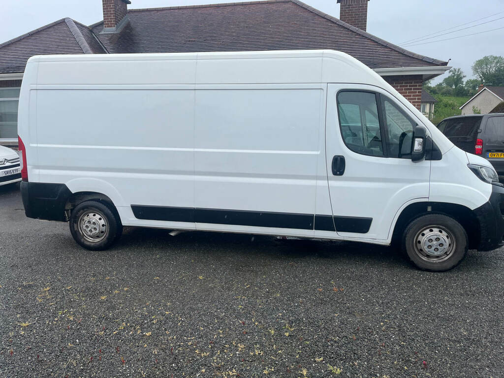 Peugeot Boxer 2.2 Bluehdi H2 Professional Van 140Ps White #2