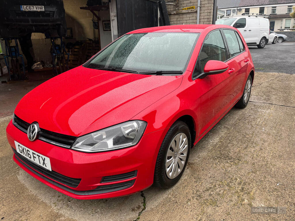Volkswagen Golf 1.2 Tsi S Red #4