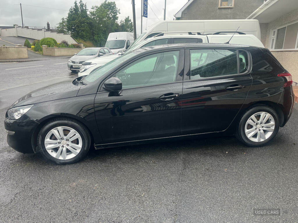 Peugeot 308 1.6 Bluehdi 120 Active Black #3