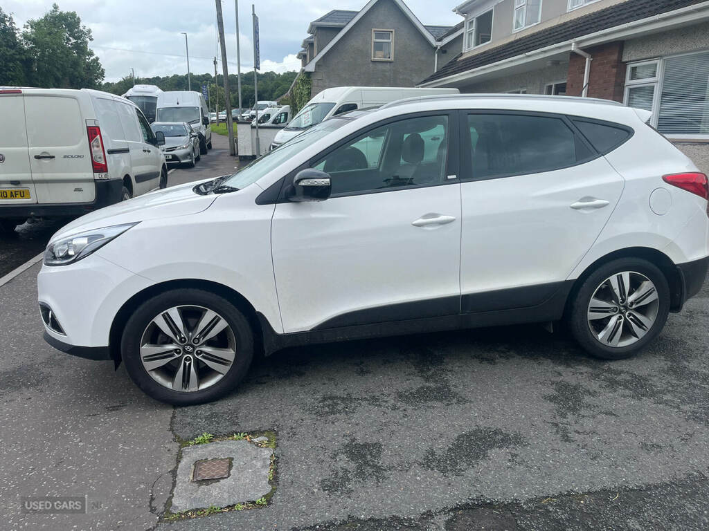 Hyundai Ix35 1.7 Crdi Go 2Wd White #3