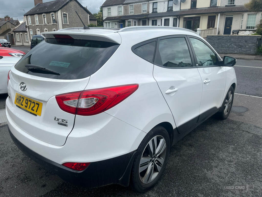 Hyundai Ix35 1.7 Crdi Go 2Wd White #5