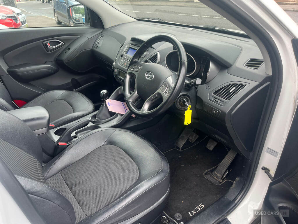 Hyundai Ix35 1.7 Crdi Go 2Wd White #6