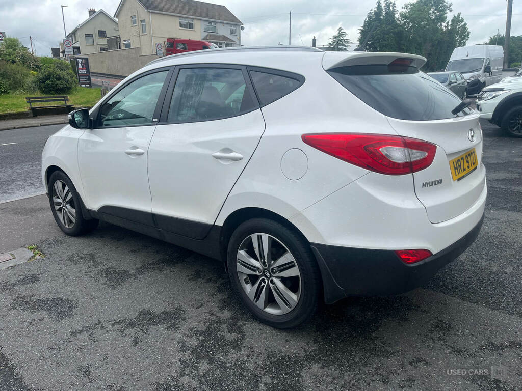 Hyundai Ix35 1.7 Crdi Go 2Wd White #4