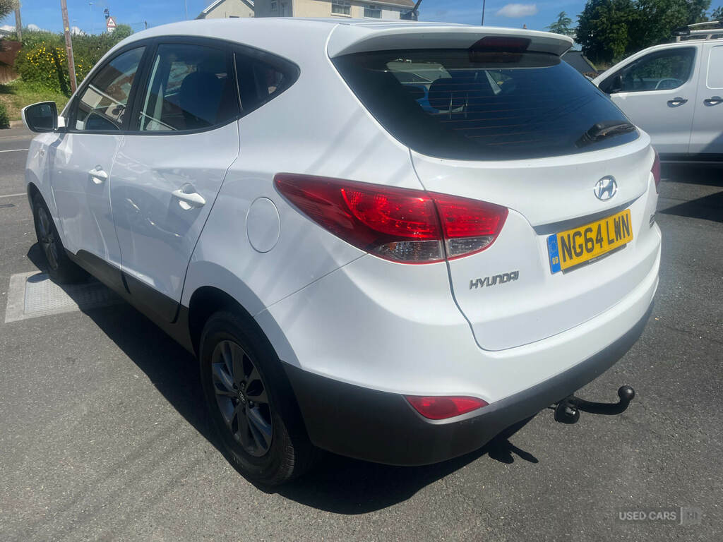 Hyundai Ix35 1.7 Crdi S 2Wd White #4