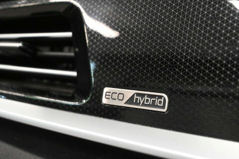 Kia Niro 2 5-Door Red #14