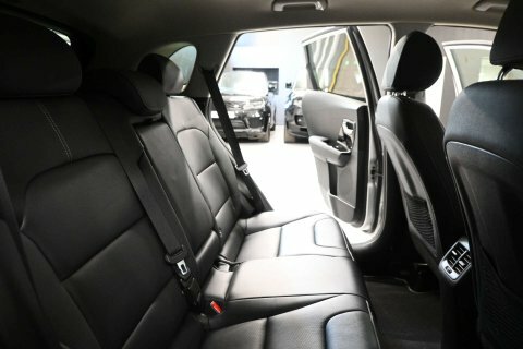 Kia Niro 2 5-Door Red #32