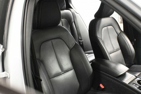 Volvo XC40 R-design Pro, T3 Silver #40