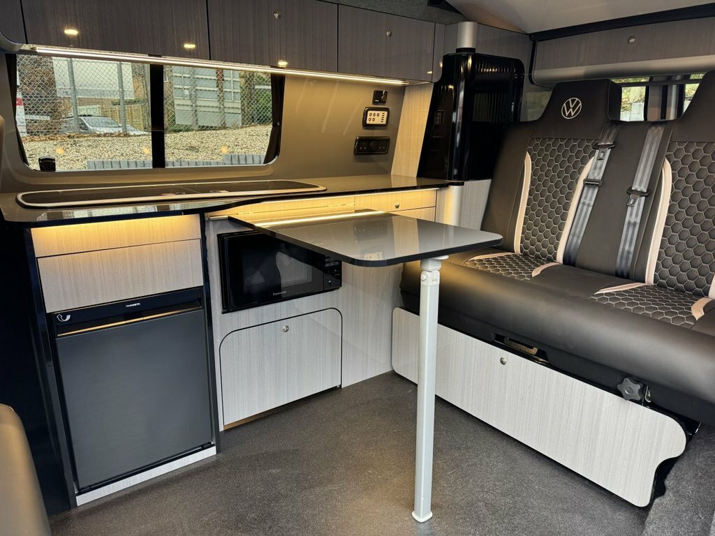 Volkswagen Transporter Highline White #27