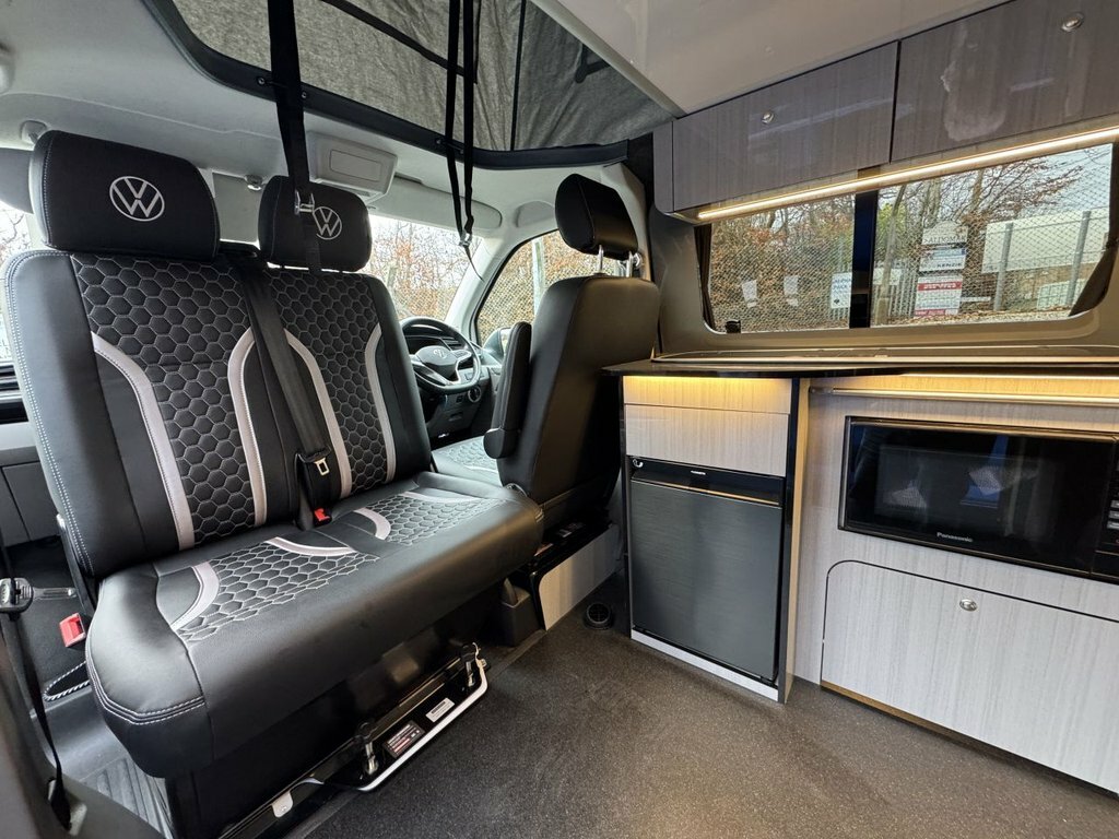 Volkswagen Transporter Highline White #20