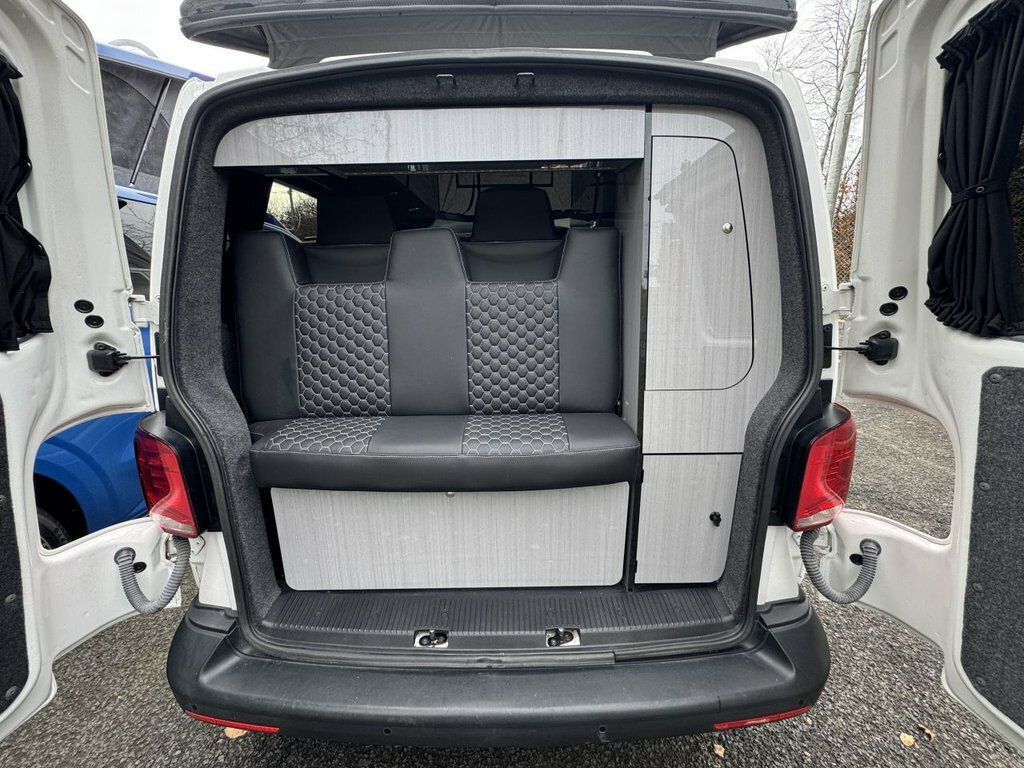 Volkswagen Transporter Highline White #31