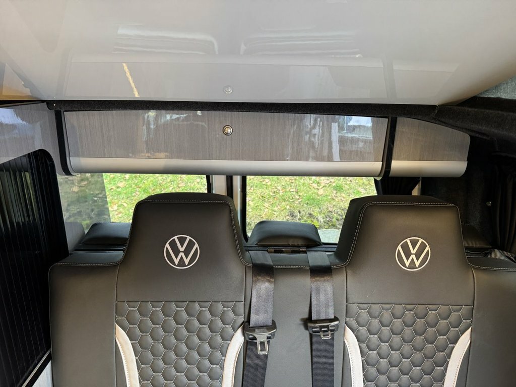 Volkswagen Transporter Highline White #19