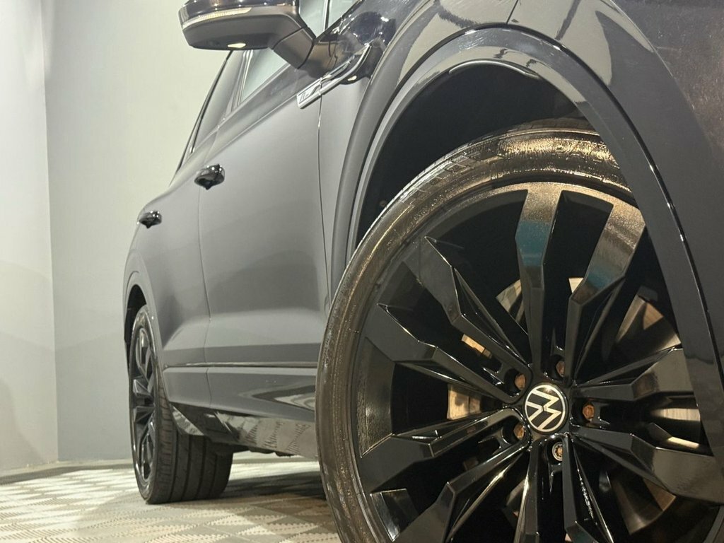 Volkswagen Touareg 3.0 Tdi V6 Black Edition Suv Tiptronic VK21HYB Black #2