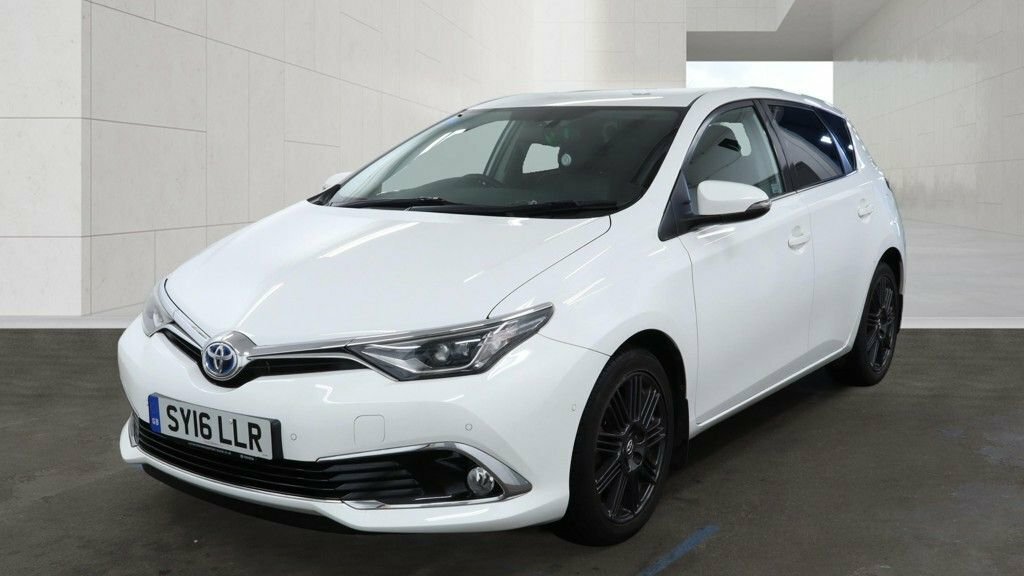 Toyota Auris 1.8L Excel White #2