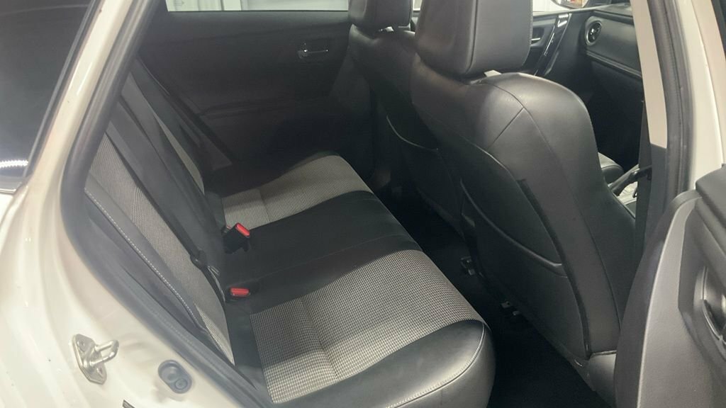 Toyota Auris   #10