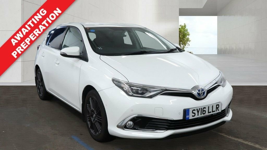 Toyota Auris 1.8L Excel White