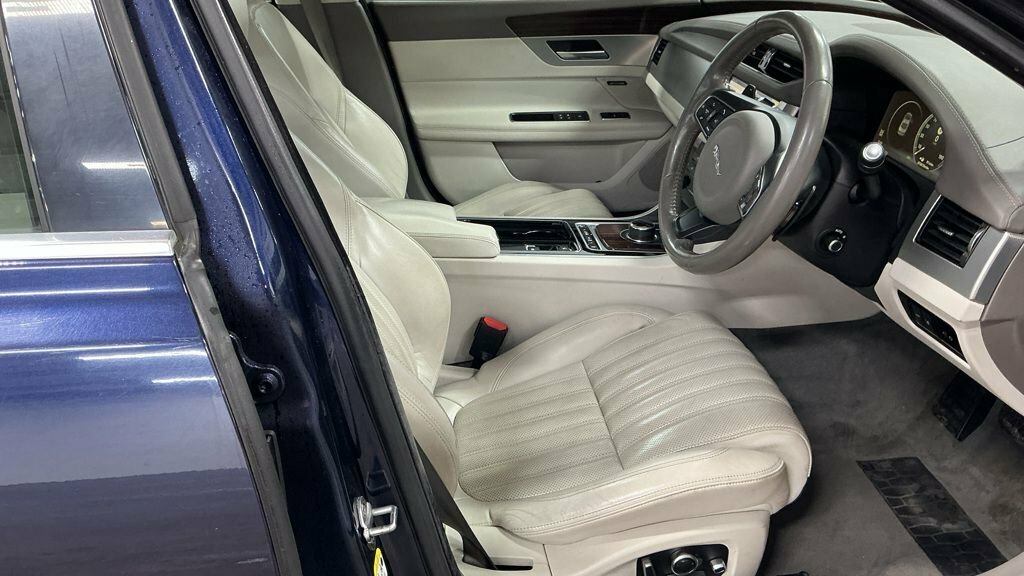 Jaguar XF  Black #10