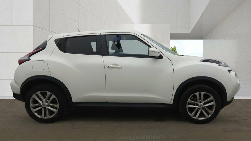 Nissan Juke 1.6L Acenta Premium White #5