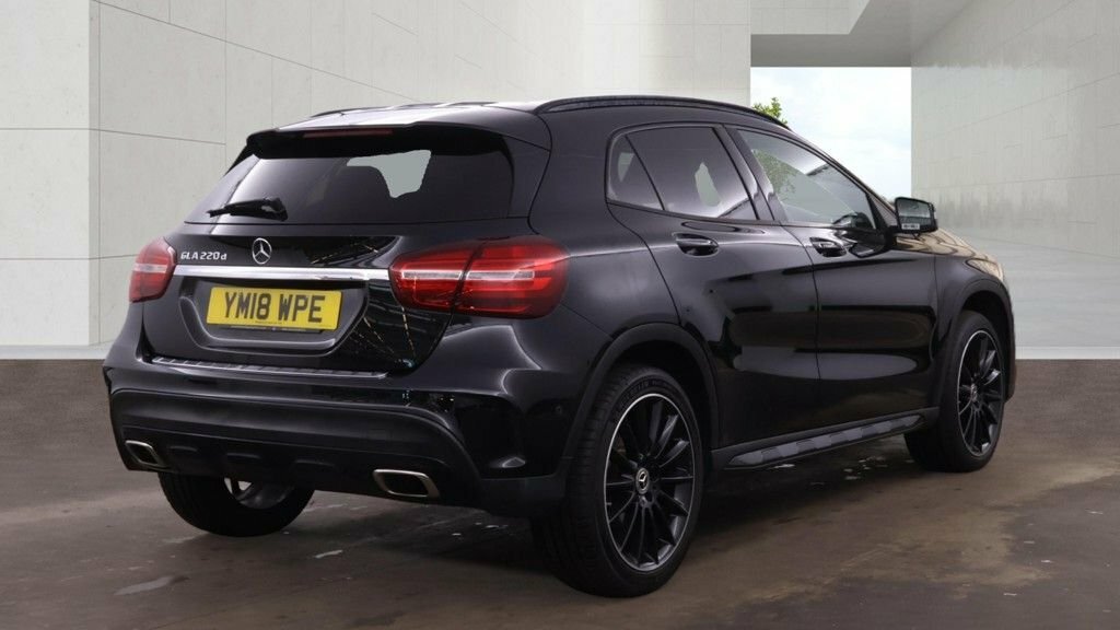 Mercedes-Benz GLA Class 2.1L Amg Line Black #4