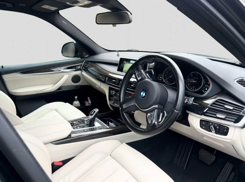 BMW X5 3L M Sport Black #3