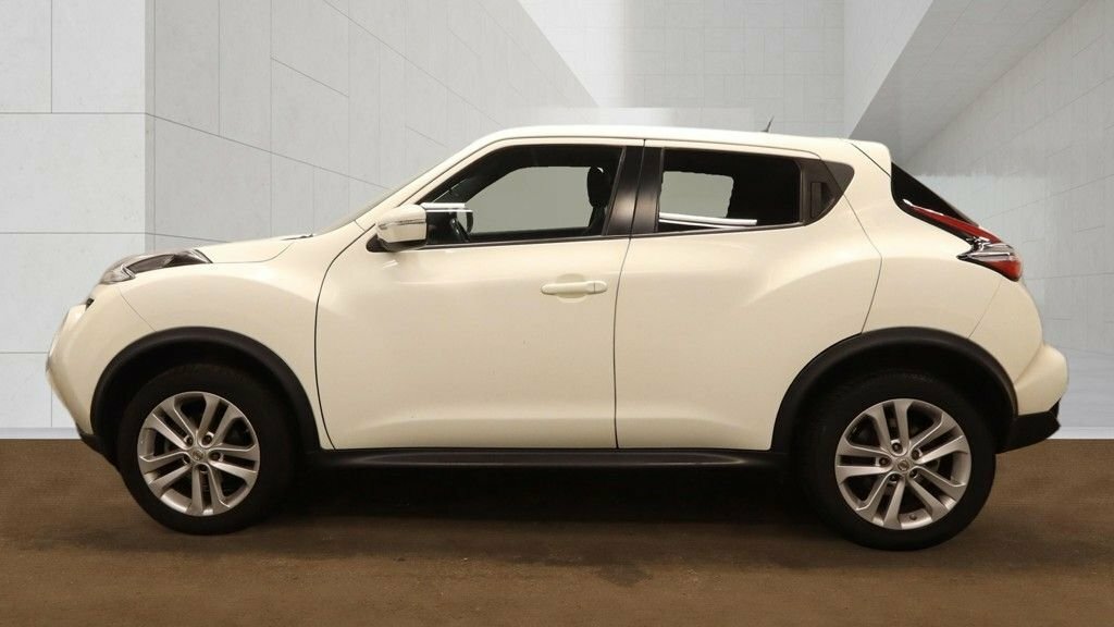 Nissan Juke 1.6L Acenta Premium White #6