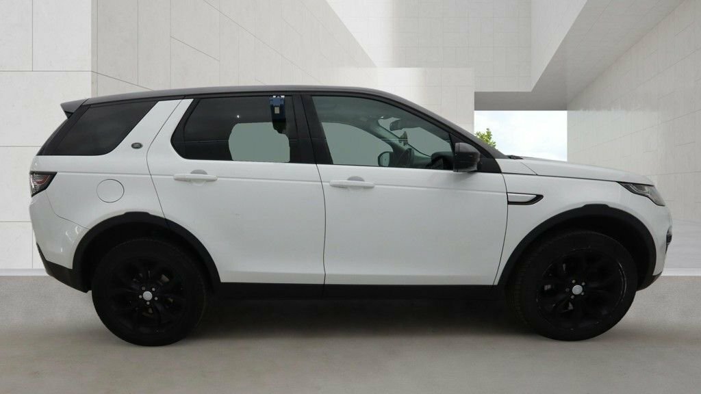 Land Rover Discovery Sport 2L Hse White #4