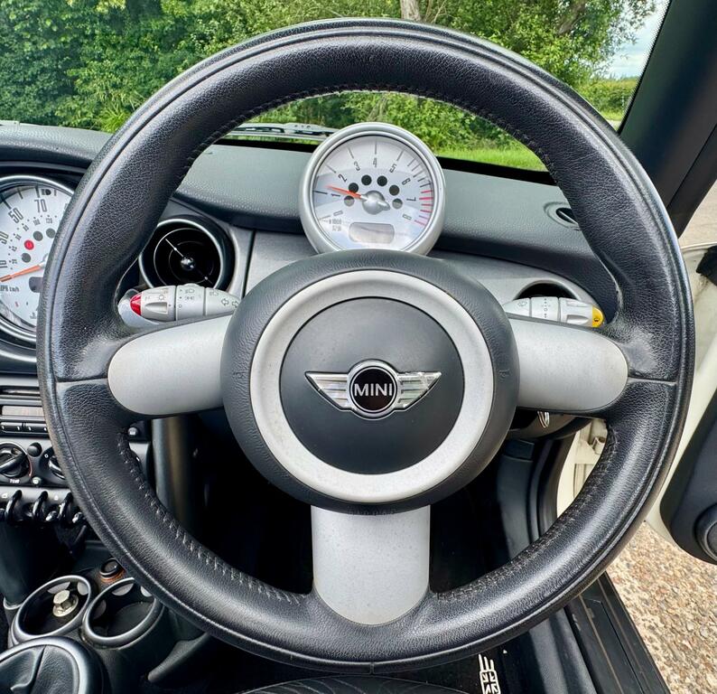 Mini Convertible 1.6 Cooper Convertible White #4