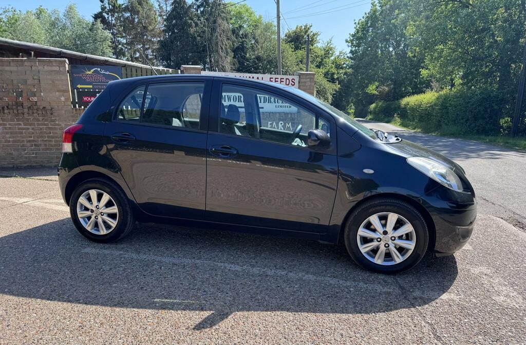 Toyota Yaris 1.33 Dual Vvt-i Tr Hatchback Black #5