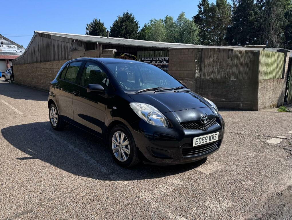 Toyota Yaris 1.33 Dual Vvt-i Tr Hatchback Black #4
