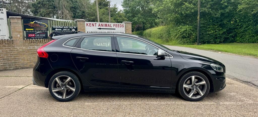 Volvo V40 2.0 D2 R-design Lux Nav Hatchback KF15BYV Black #5