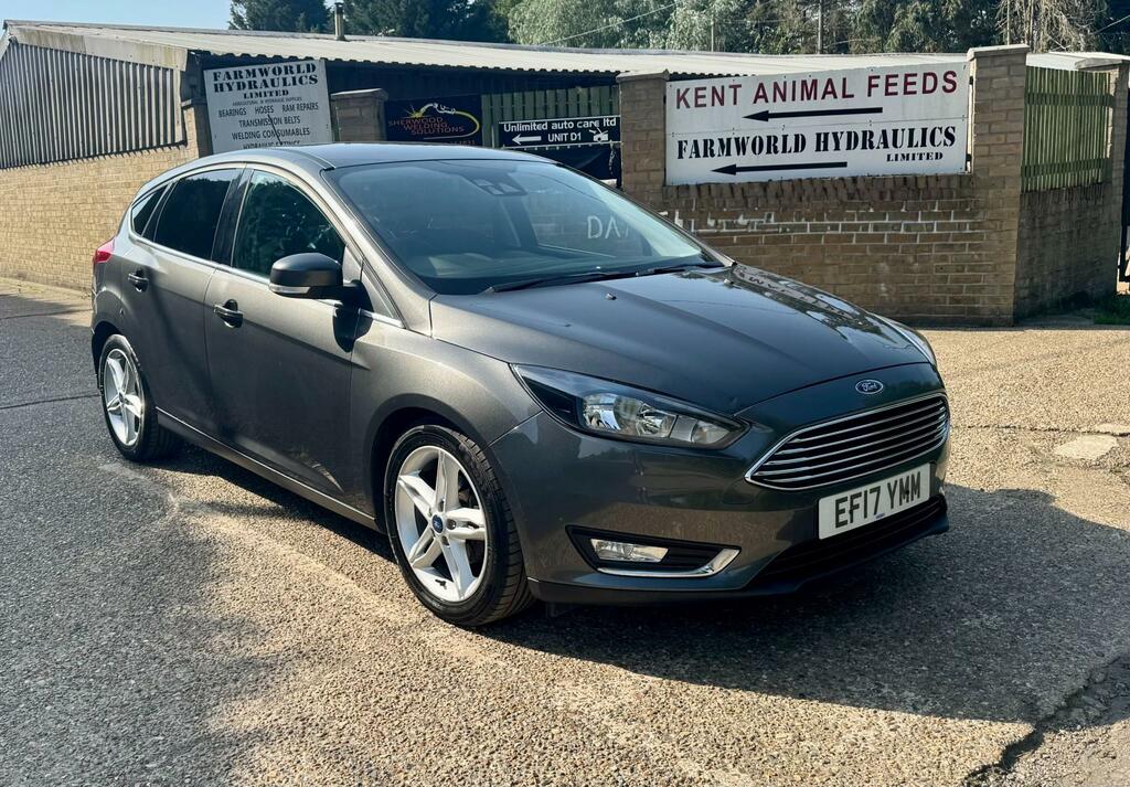 Ford Focus 1.0T Ecoboost Titanium Hatchback EF17YMM Grey #4