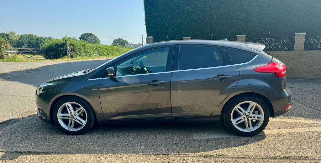 Ford Focus 1.0T Ecoboost Titanium Hatchback EF17YMM Grey #6