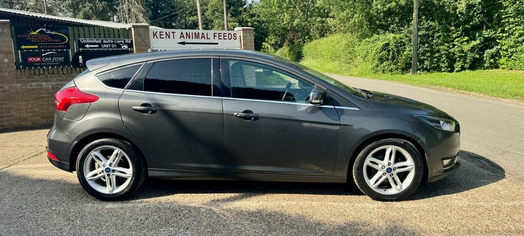 Ford Focus 1.0T Ecoboost Titanium Hatchback EF17YMM Grey #3