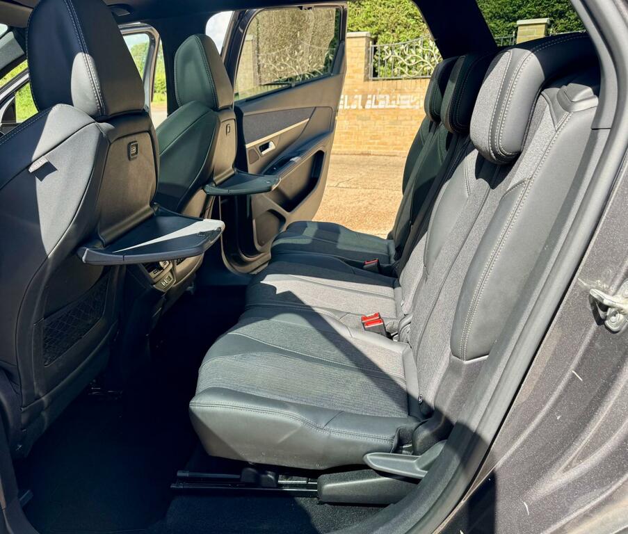 Peugeot 5008 Hatchback Black #63