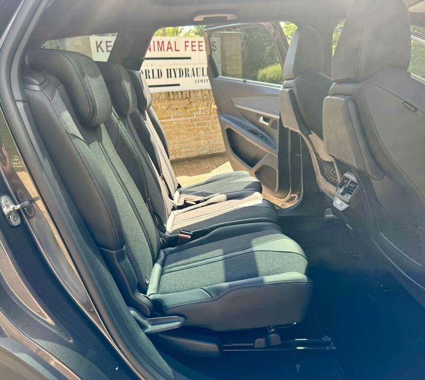 Peugeot 5008 Hatchback Black #69