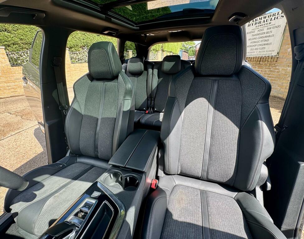 Peugeot 5008 Hatchback Black #56