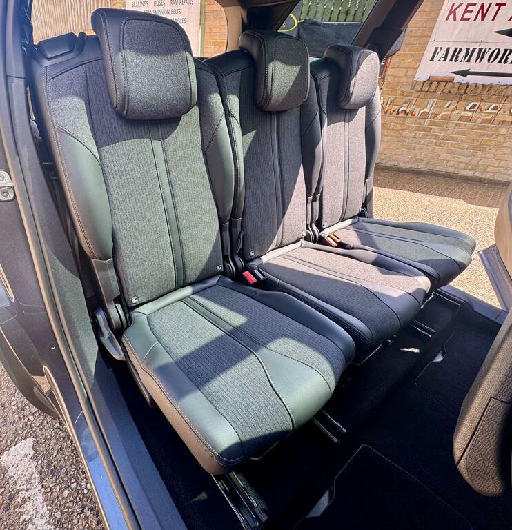 Peugeot 5008 Hatchback Black #76