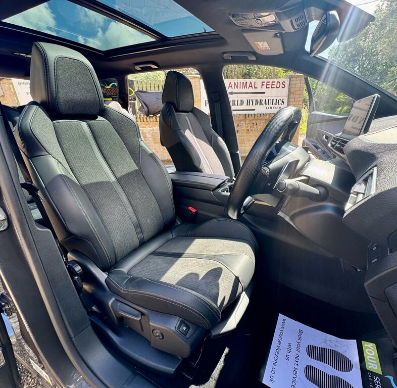 Peugeot 5008 Hatchback Black #81